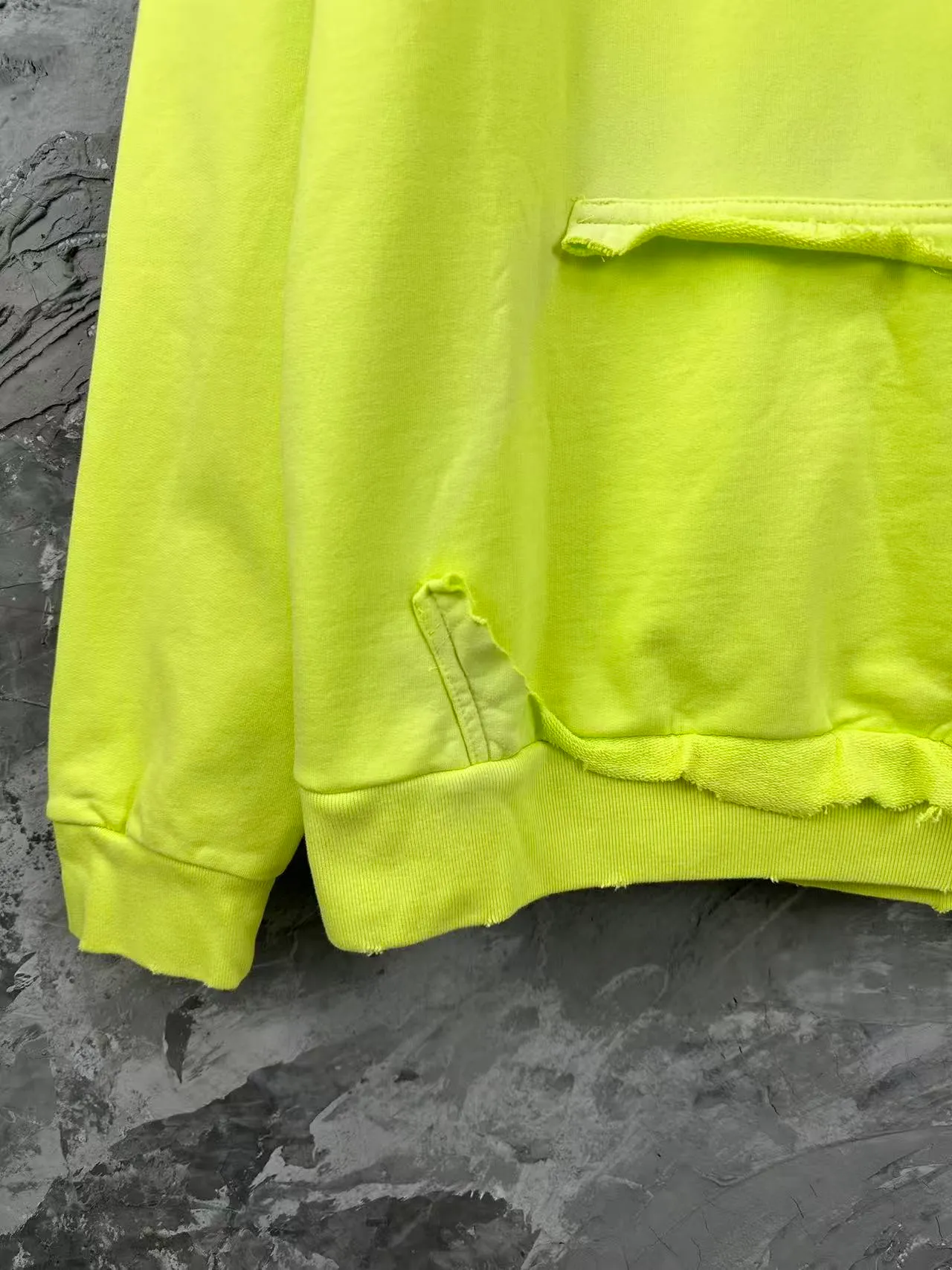BALENCI*GA 24ss Hot Sale . . . . . , . 450g os . Same Style -Color： Green Khaki -SIZE：XS S M L 8912#